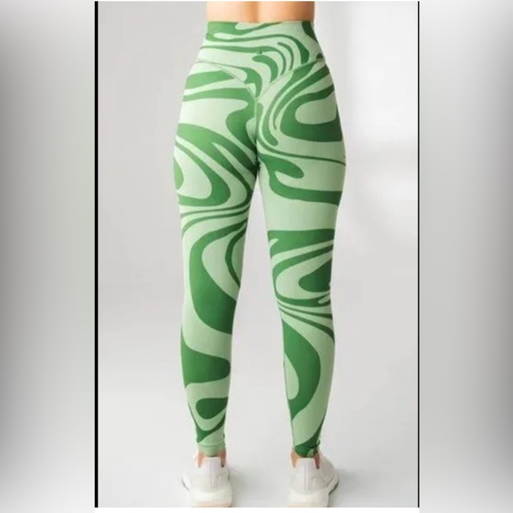 Green Swirl Pattern Leggings